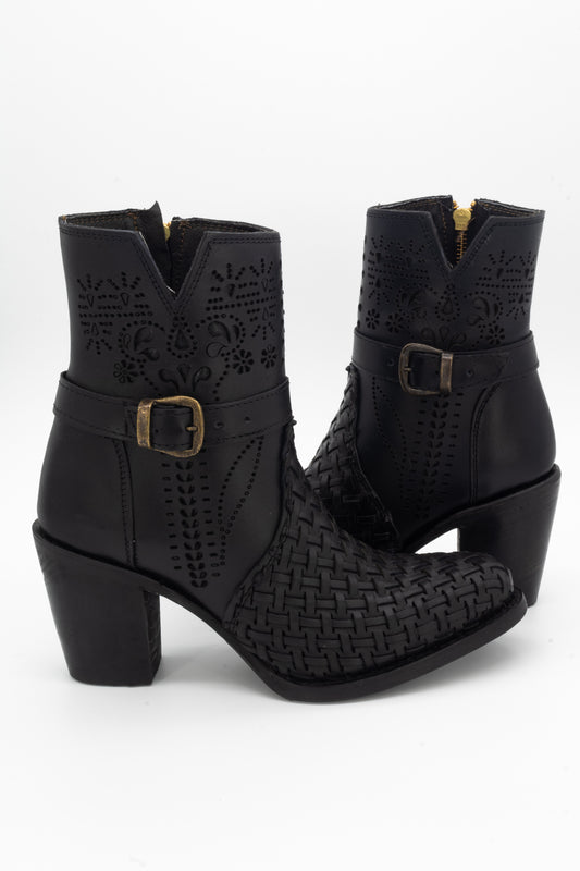 Luciana Negro Petatillo